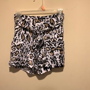 Bebe shorts 00